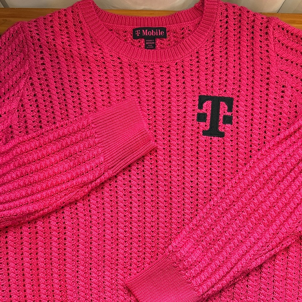 T-Mobile Magenta Crew Neck Sweater - Women's Medium - Picture 4 of 4